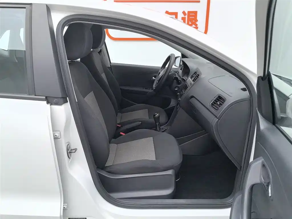 Volkswagen Polo 2018 1.5L Manual Safe Drive фото 23