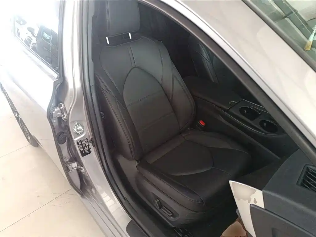 Toyota Avalon 2022 2.0L Luxury Edition фото 25