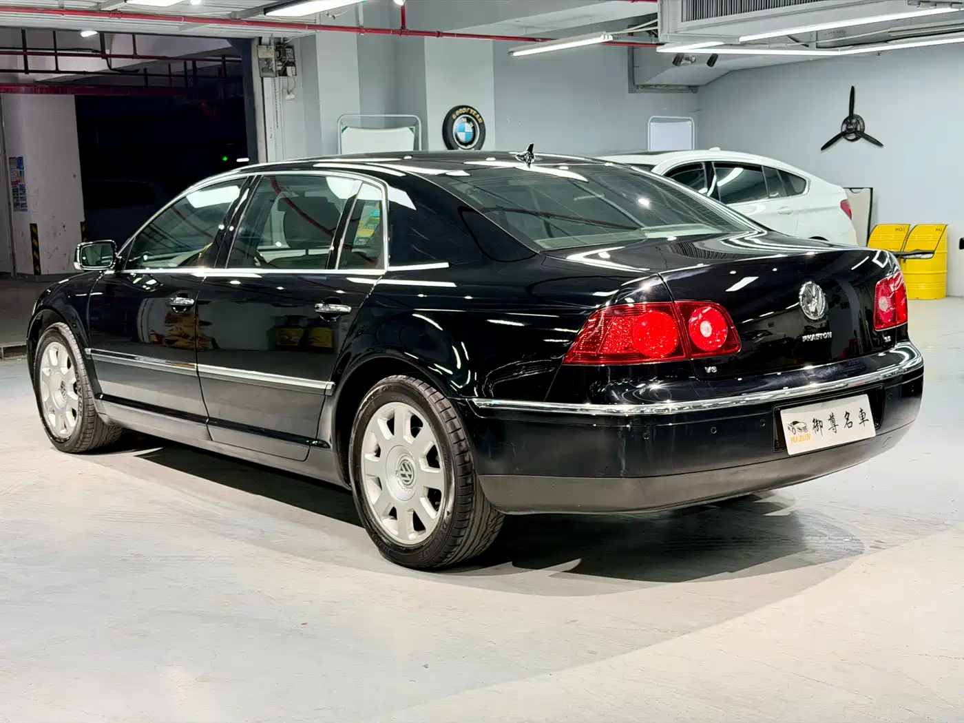 Volkswagen Phaeton 2007 Model 3.2L V6 5-Seat Base фото 5