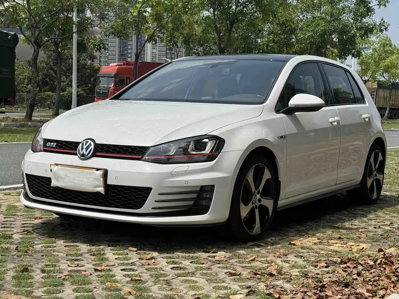 Volkswagen Golf GTI 2016 2.0TSI GTI фото 3