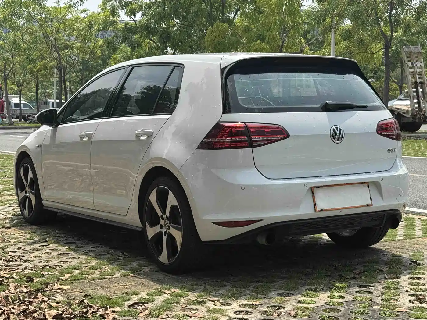 Volkswagen Golf GTI 2016 2.0TSI GTI фото 8