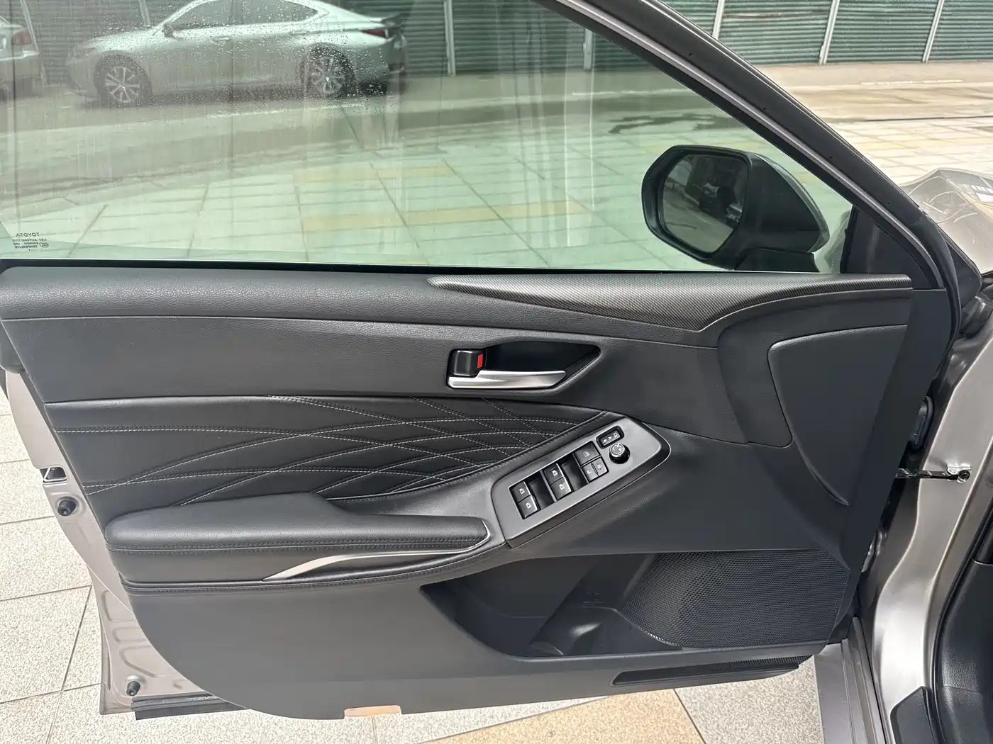 Toyota Avalon 2019 Hybrid 2.5L XLE Premium Edition China VI фото 15