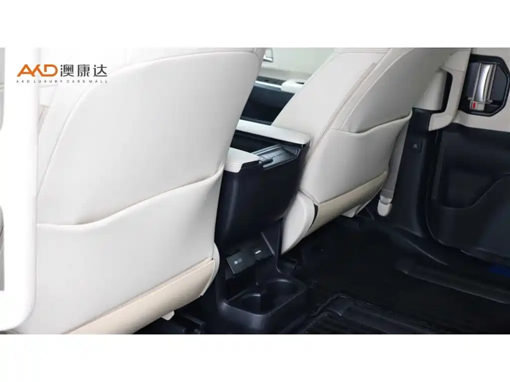 Toyota Granvia 2024 2.5L Hybrid Flagship ULTRA фото 10