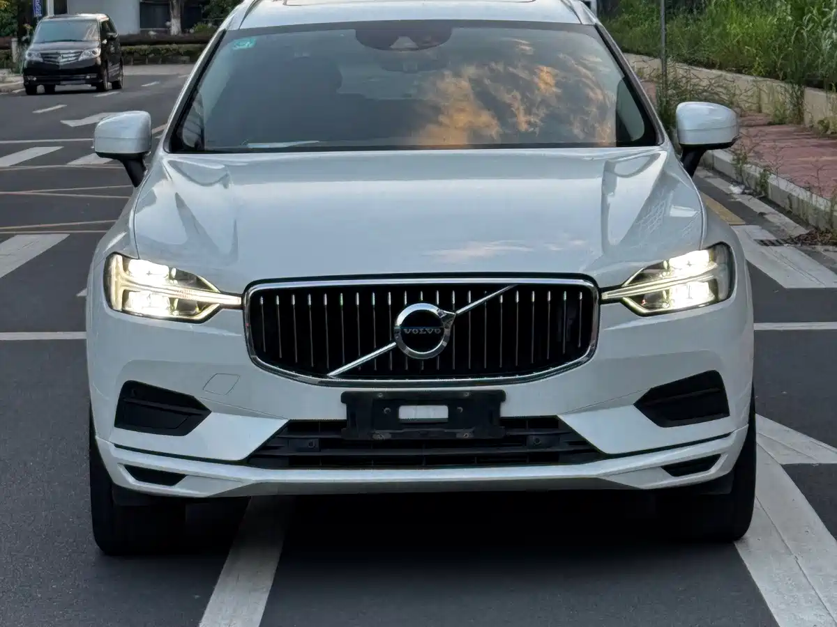 Фото 2 - Volvo XC60