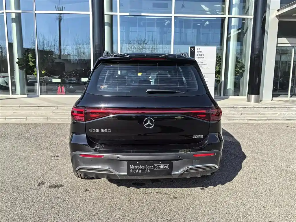 MERCEDES-BENZ EQB