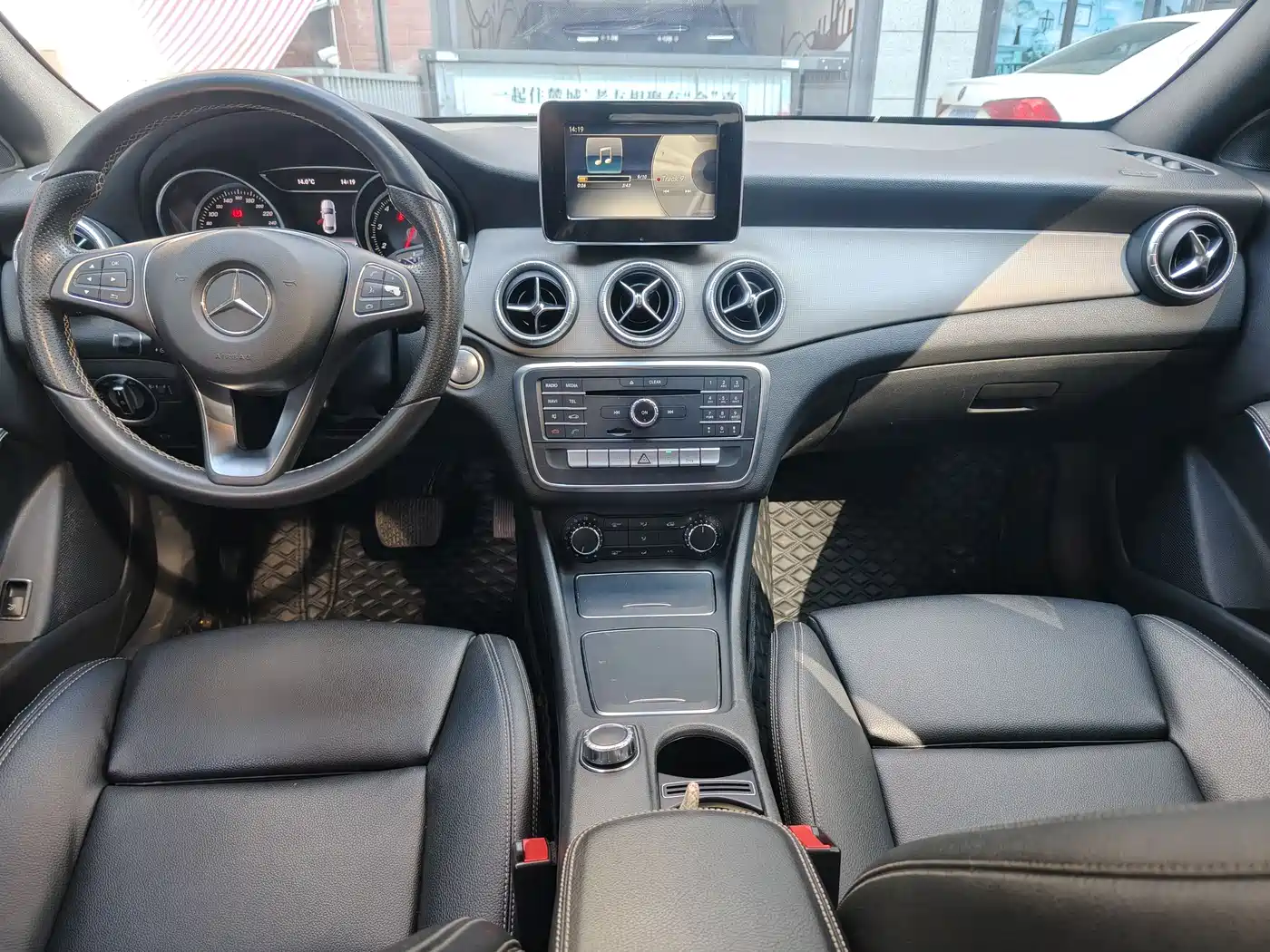 Mercedes-Benz CLA (Import) 2016 CLA 200 Sport фото 9