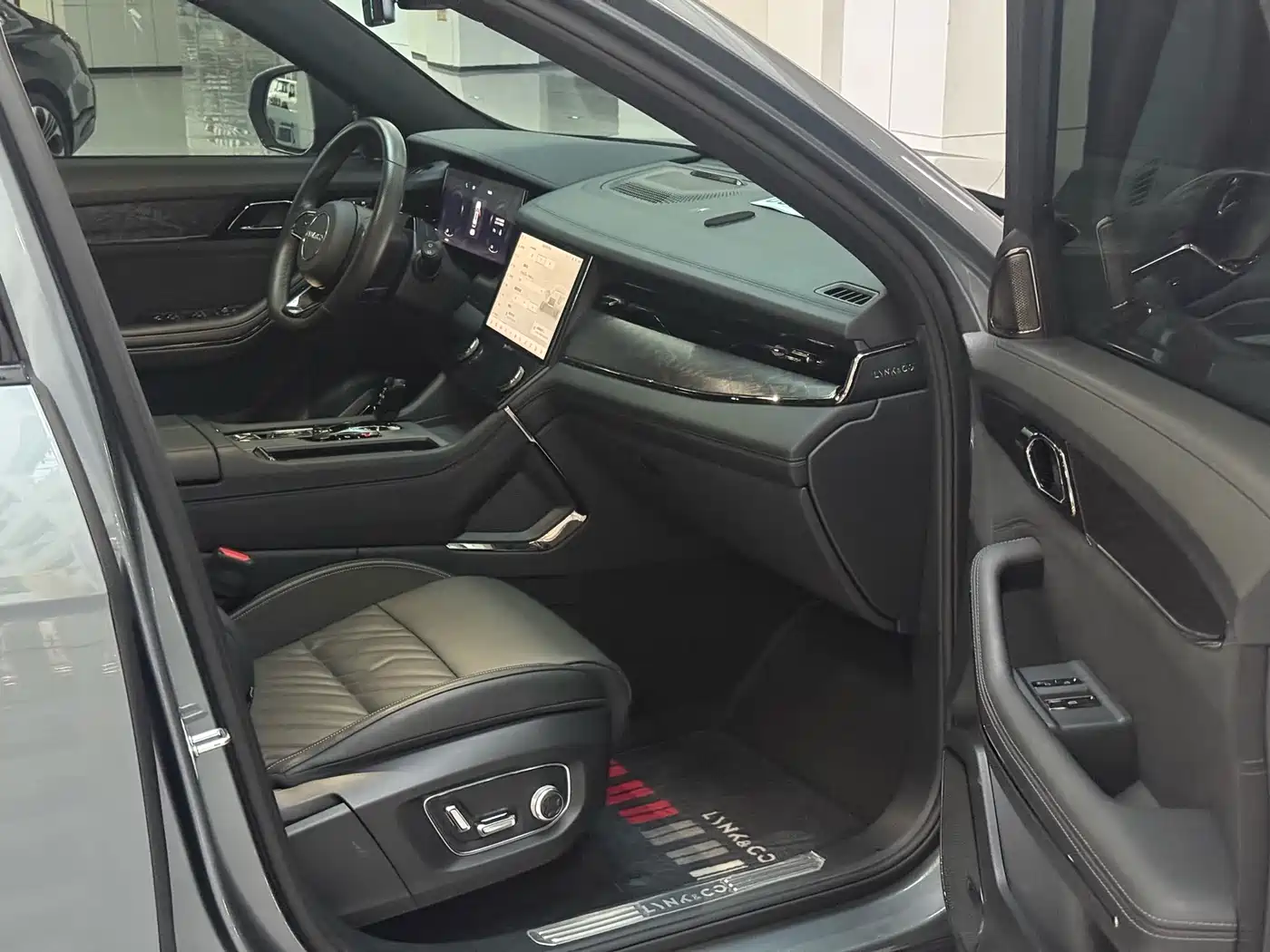 Lynk & Co 09 EM-P 2021 2.0T PHEV Halo 6-seater фото 7