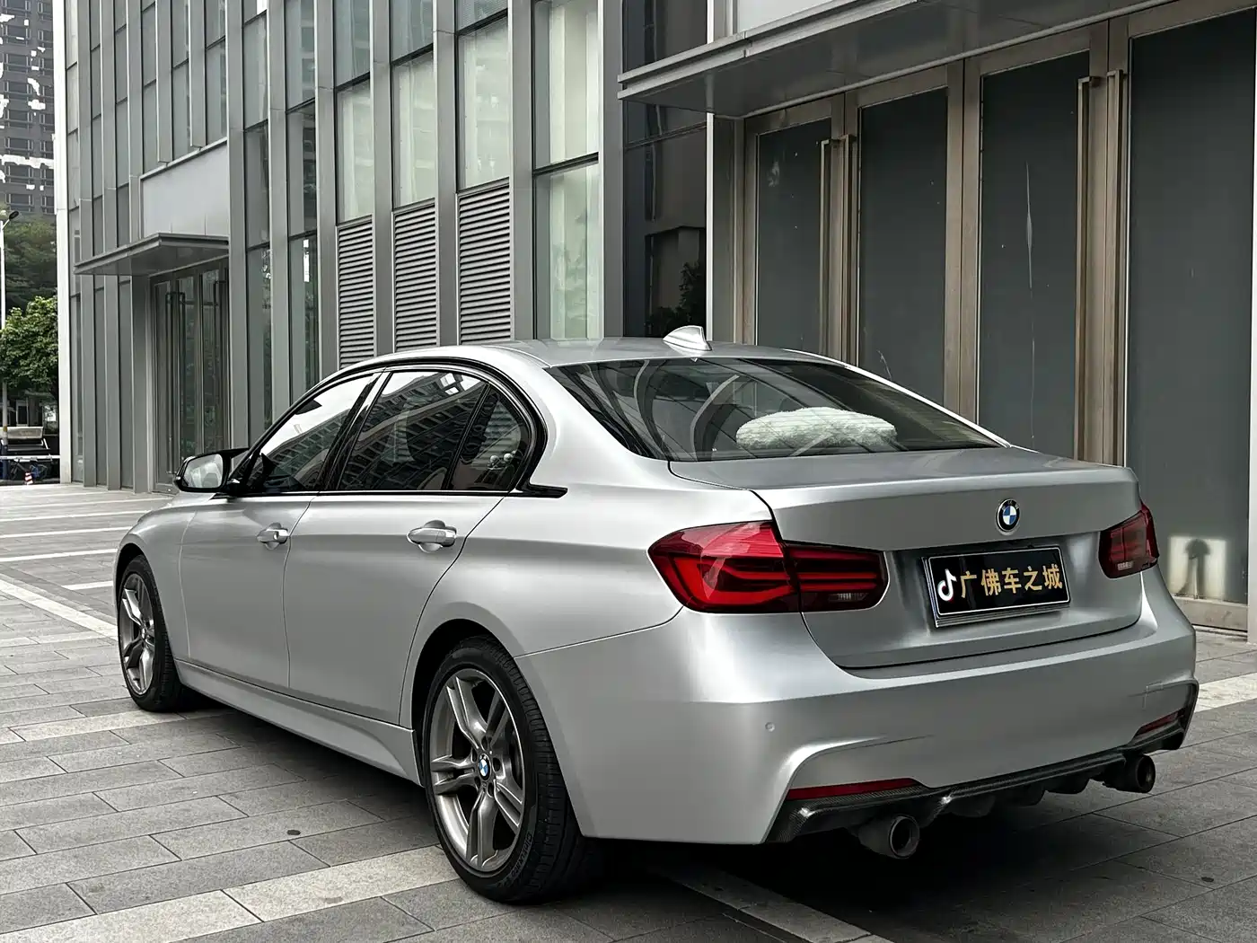 BMW 3 Series 2018 320Li M Sport Black Night Edition фото 5