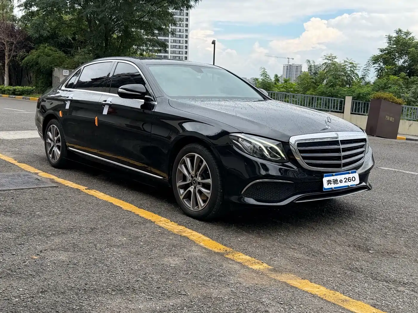 Фото 3 - Mercedes-Benz E-Class