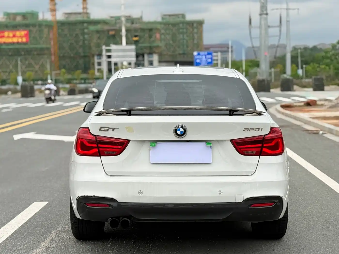 BMW 3 Series GT 2018 320i M Sport фото 11