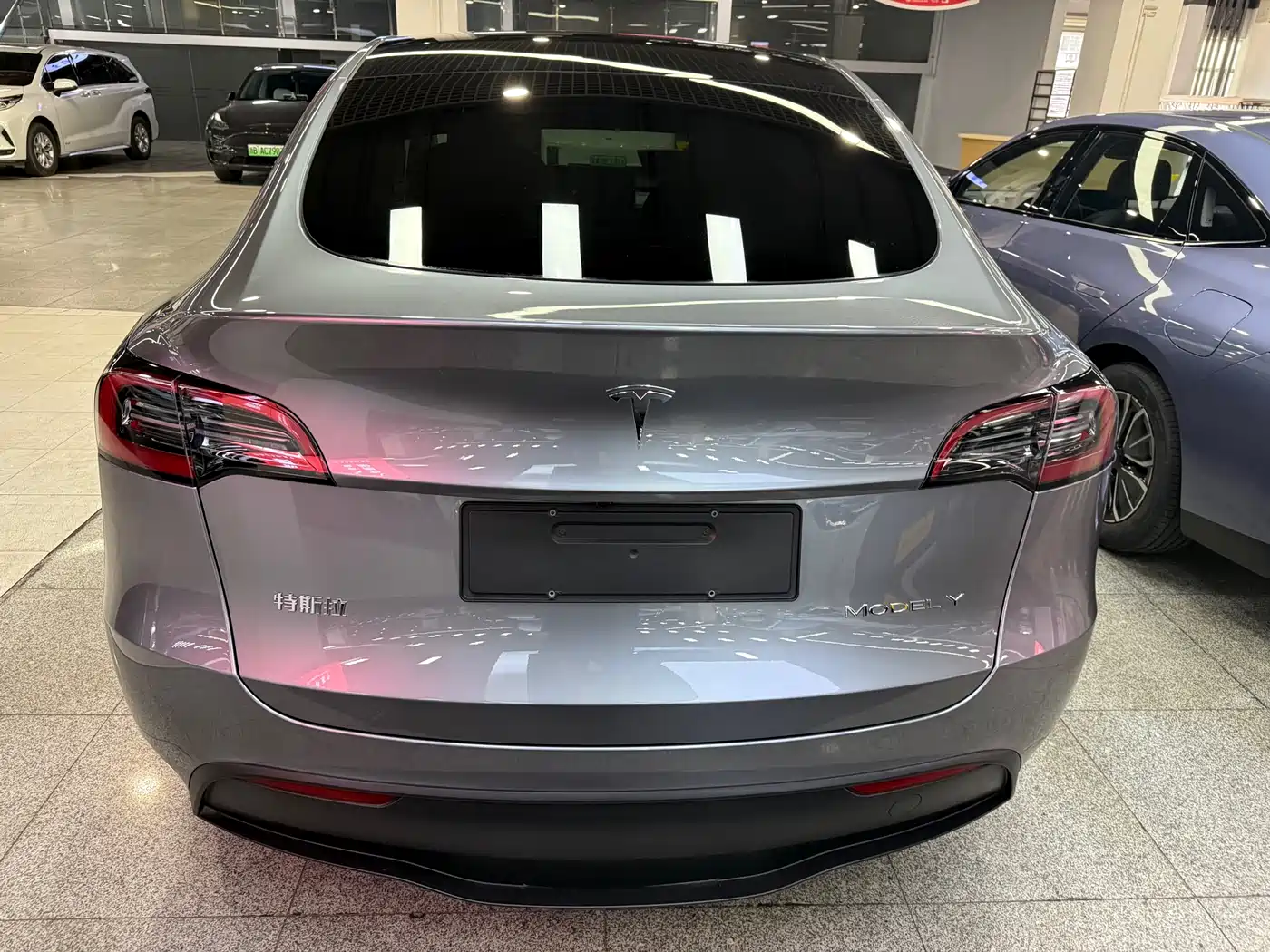 TESLA MODEL Y