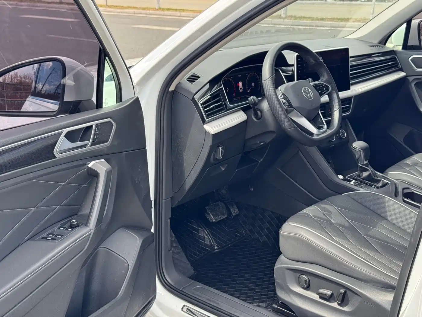 Volkswagen Tiguan L 2023 280TSI 2WD Trend Limited Edition фото 9