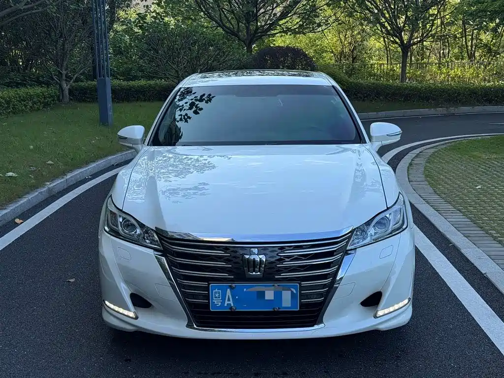 Toyota Crown 2015 2.0T Fashion фото 2