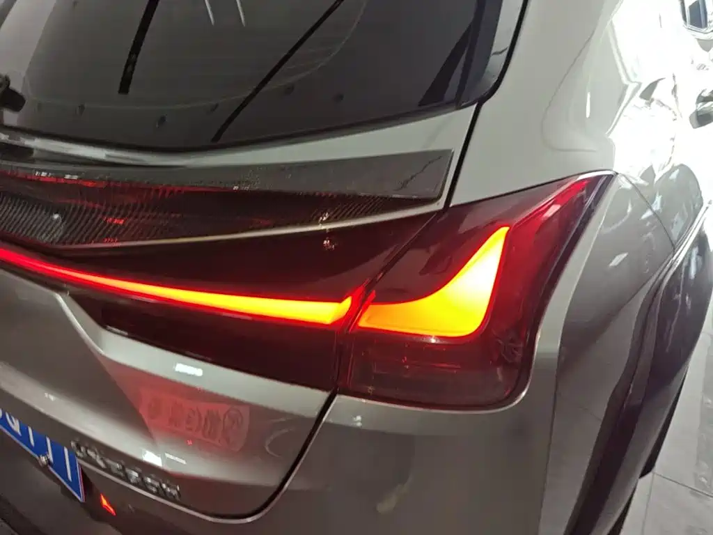 Lexus UX 2020 2020 260h Explore Fun Edition