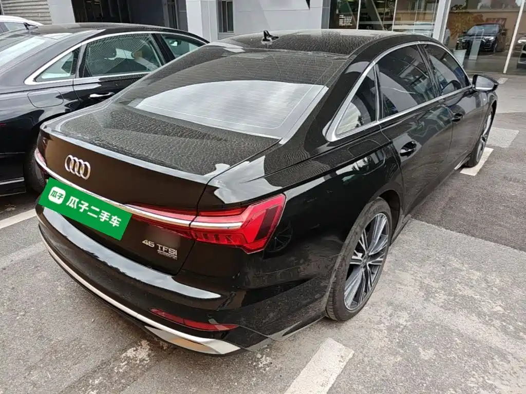 Фото 7 - Audi A6L
