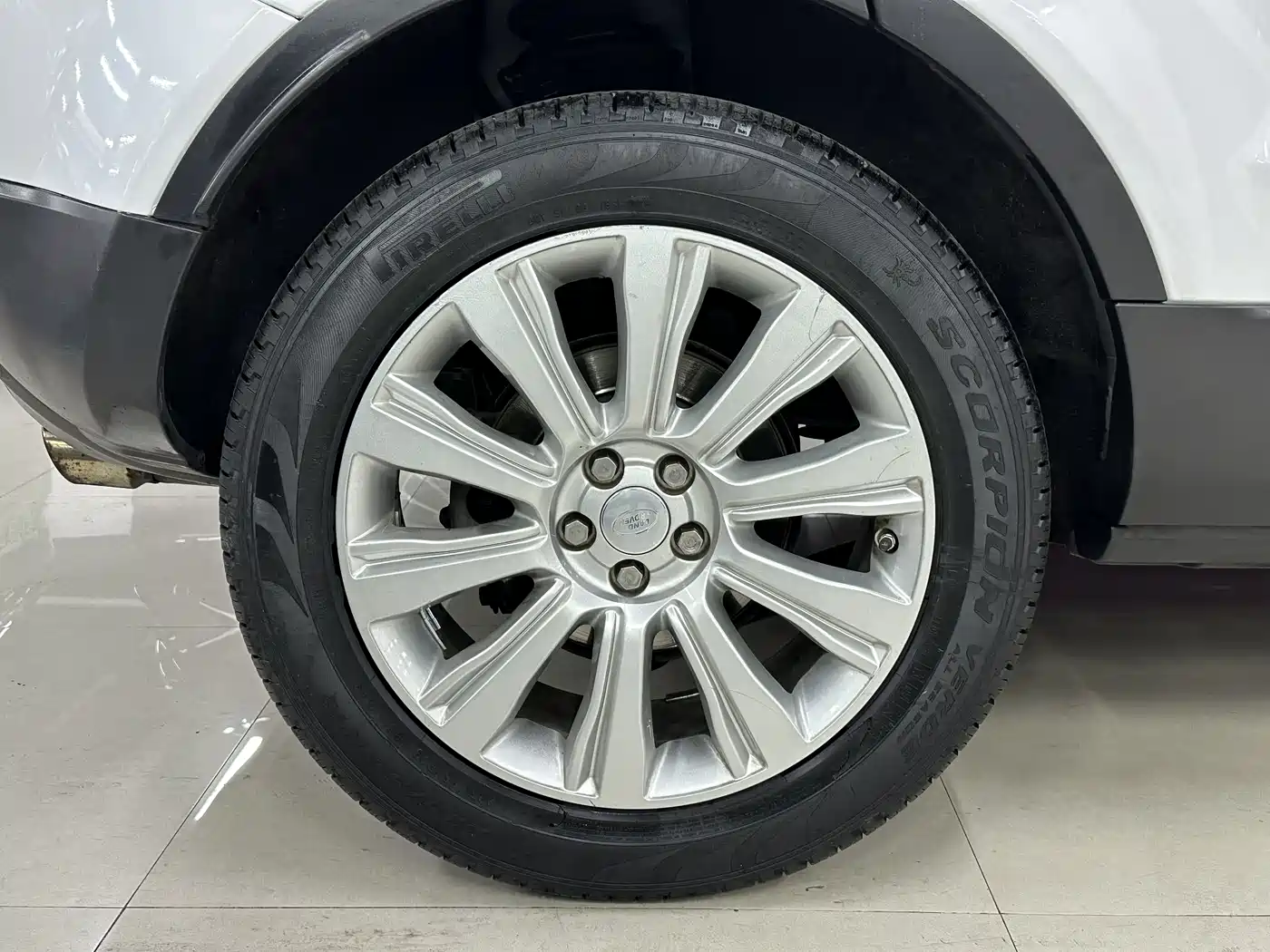 Land Rover Range Rover Evoque 2015 2.0T 5-Door Intelligent Edition фото 10