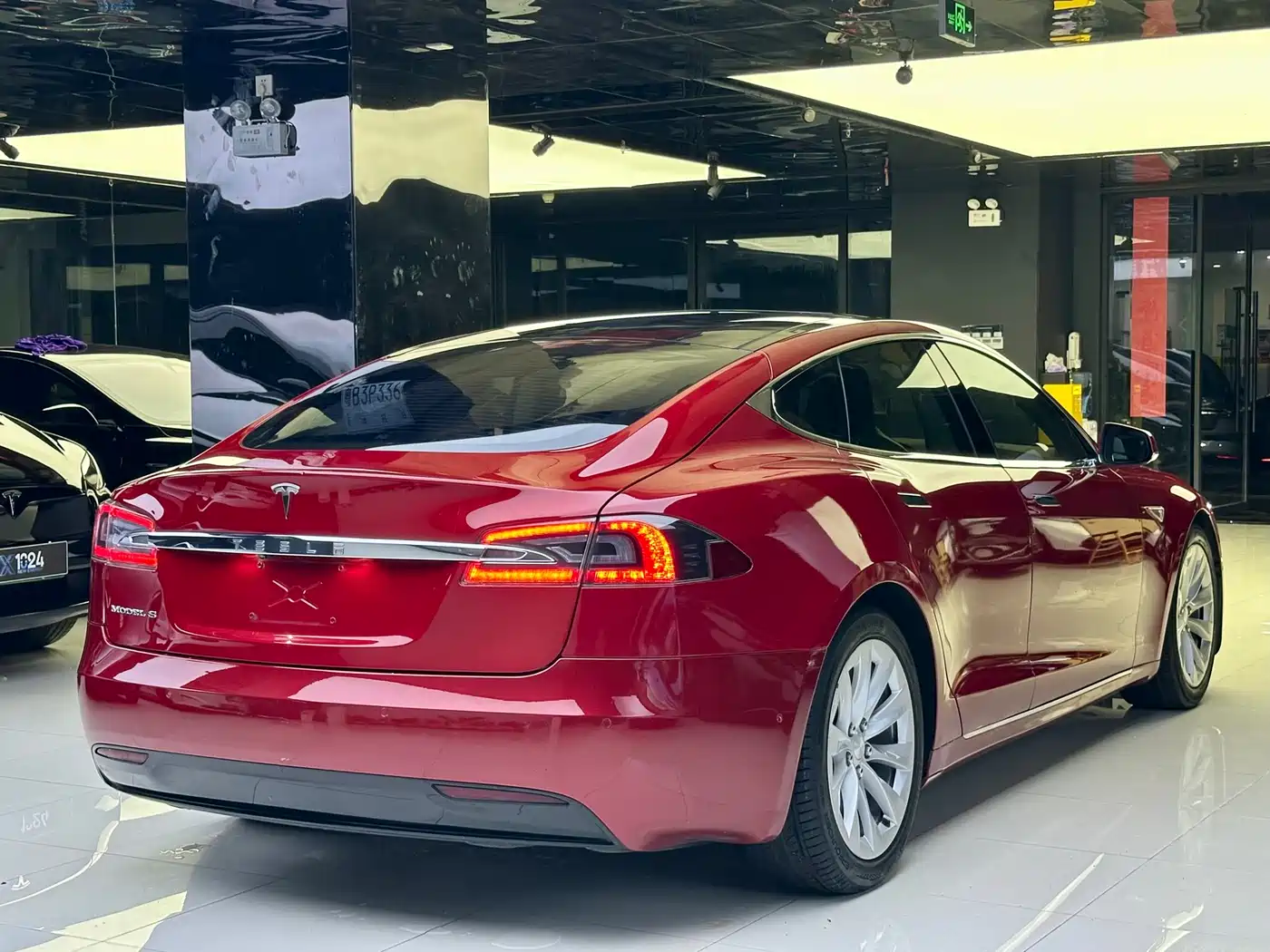TESLA MODEL S
