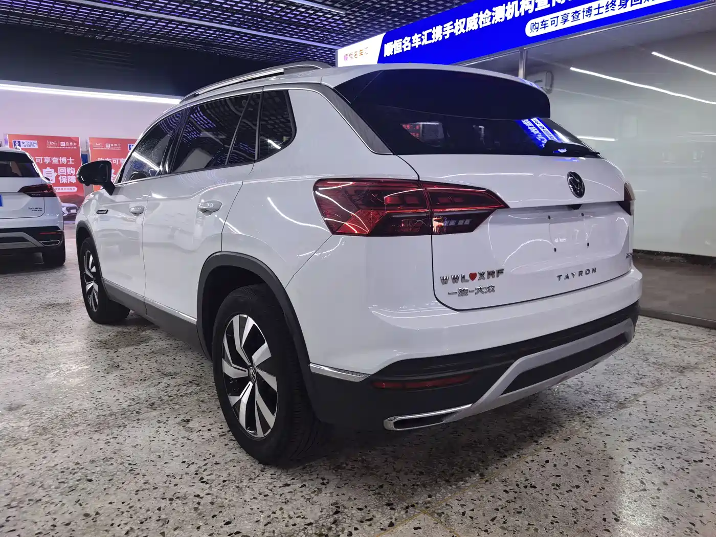 Volkswagen Tayron 2022 280TSI 2WD Luxury Smart Connect Edition фото 13