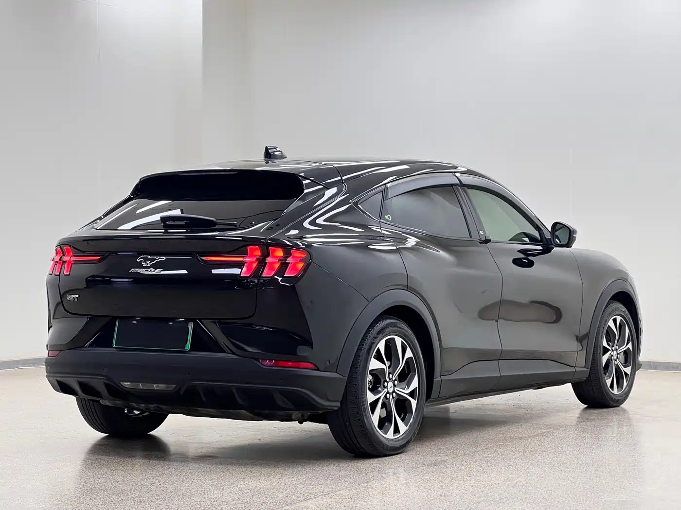 Ford Mustang Mach-E 2022 2021 Boundless RWD Luxury (Long Range)