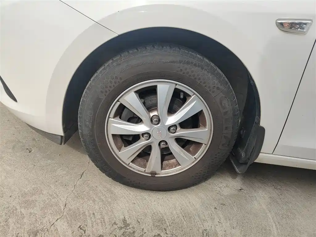 Chevrolet Sail 2015 Sail 3 1.5L Manual Ideal Sunroof Edition фото 23