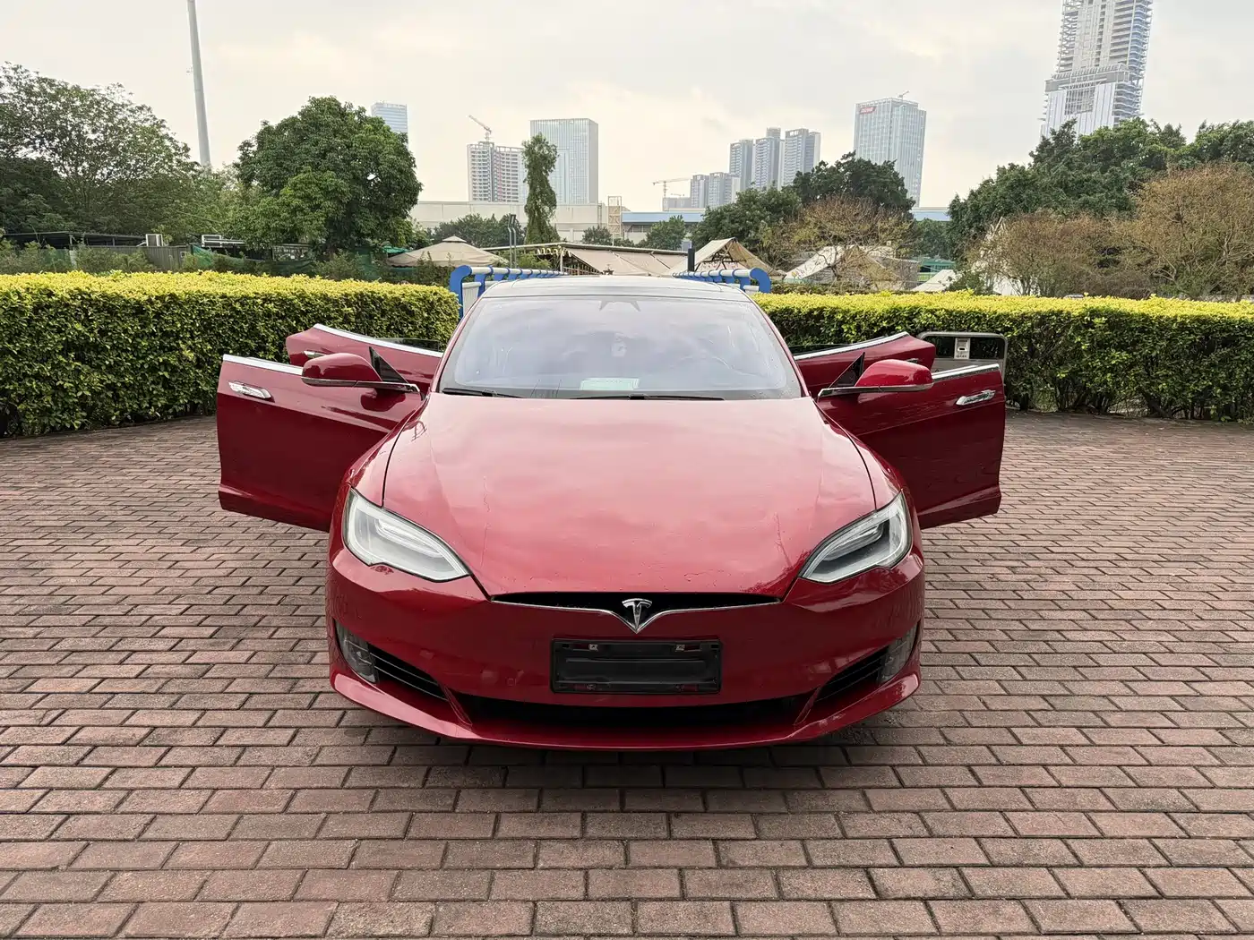 TESLA MODEL S