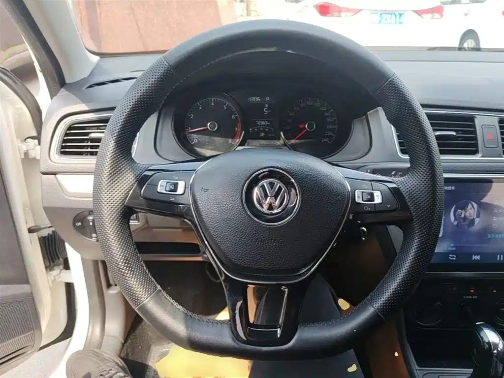 Volkswagen Lavida 2017 1.6L Automatic Trend Edition фото 11