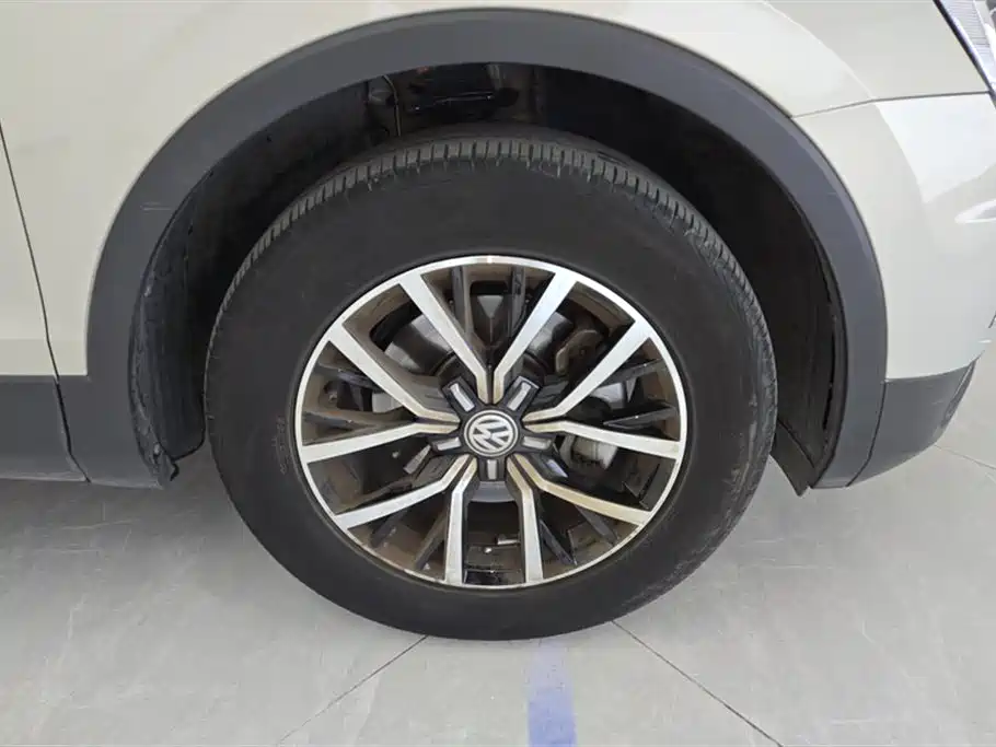 Volkswagen Tiguan L 2018 Facelift 330TSI Automatic 2WD Luxury Edition фото 6