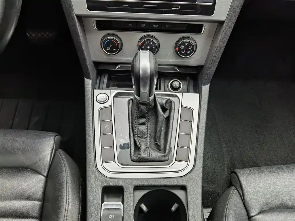 Volkswagen Magotan 2019 280TSI DSG Comfort China V фото 13