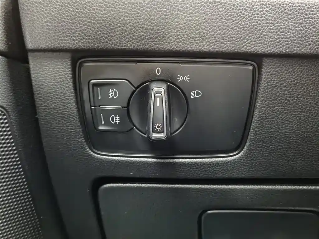 Volkswagen Magotan 2019 280TSI DSG Comfort China V фото 21