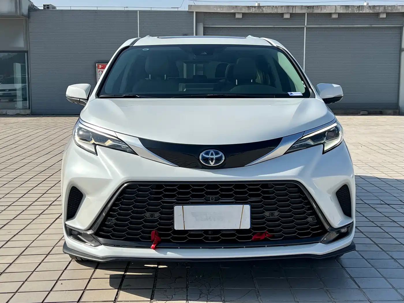 Toyota Granvia 2023 2.5L Hybrid Prestige PLUS Edition фото 13