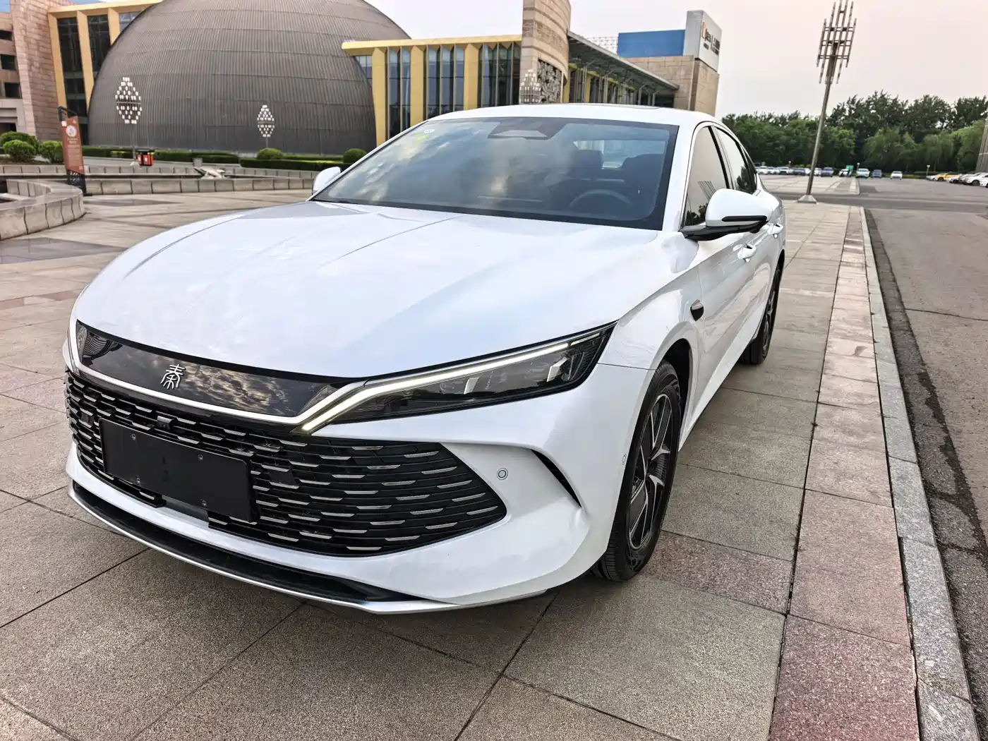 BYD Qin L 2025 DM-i Smart Drive Edition 120KM Leading фото 4