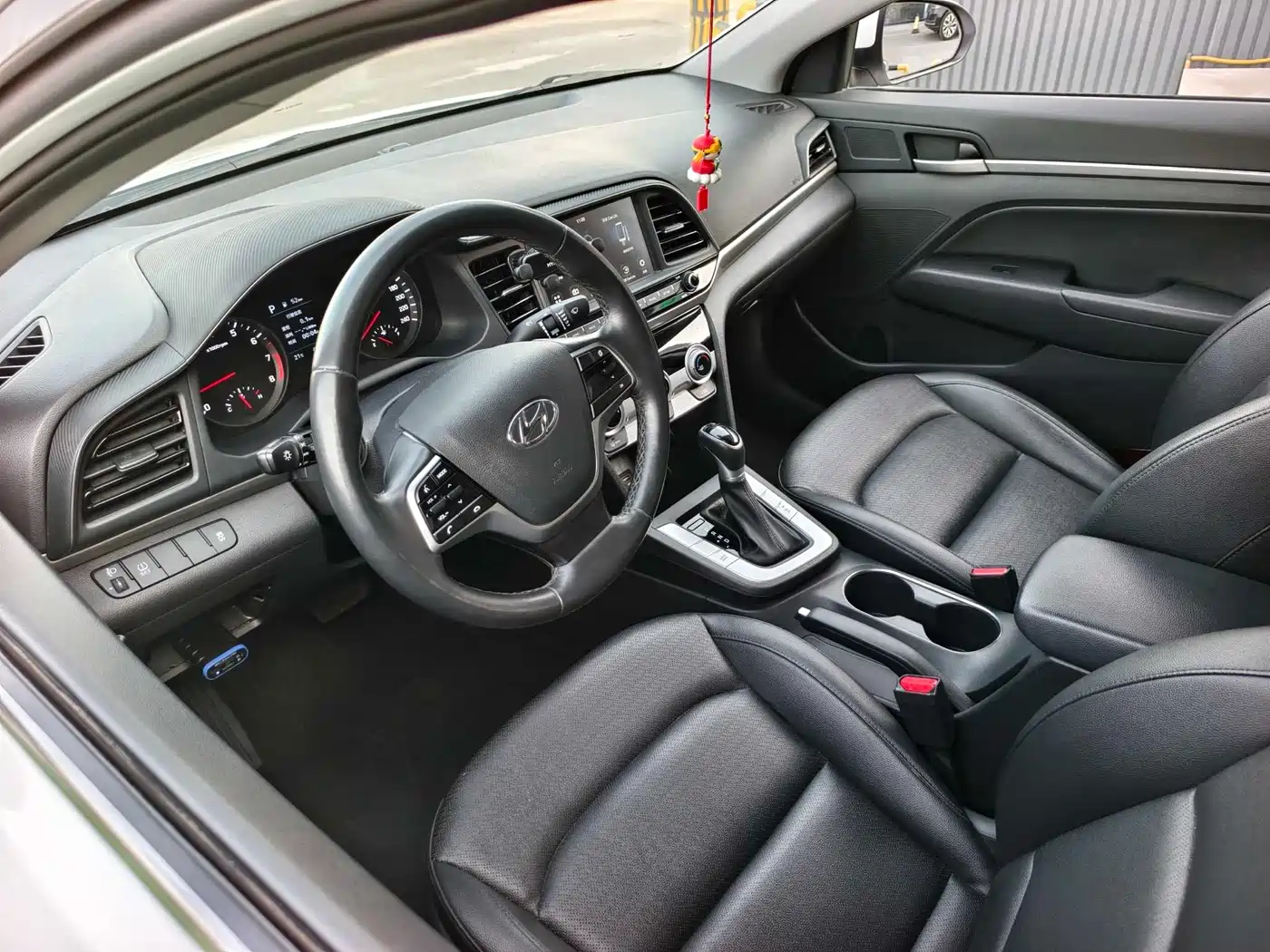 Hyundai Elantra 2020 1.5L CVT Smart Style·Elite фото 8