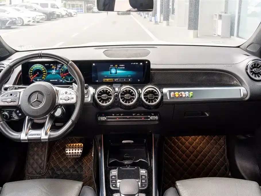 MERCEDES-BENZ GLB AMG