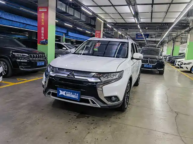 MITSUBISHI OUTLANDER
