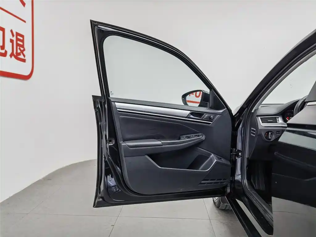 Volkswagen Bora 2016 Model 1.6L Automatic Comfort фото 8