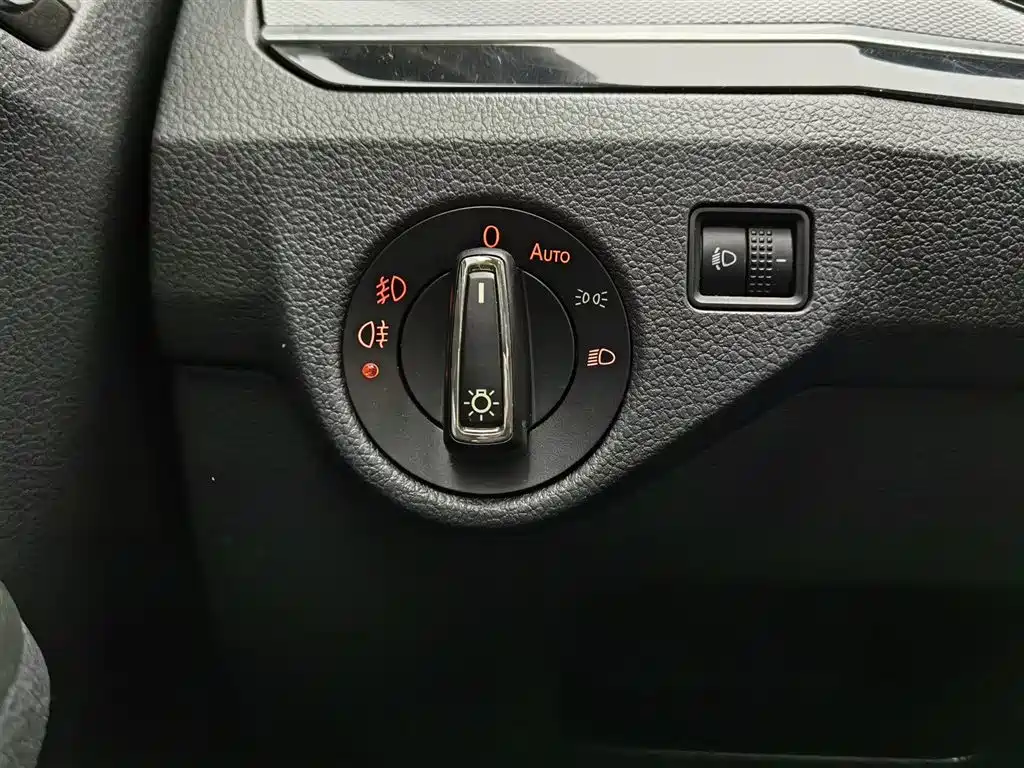 Volkswagen Bora 2016 Model 1.6L Automatic Comfort фото 21