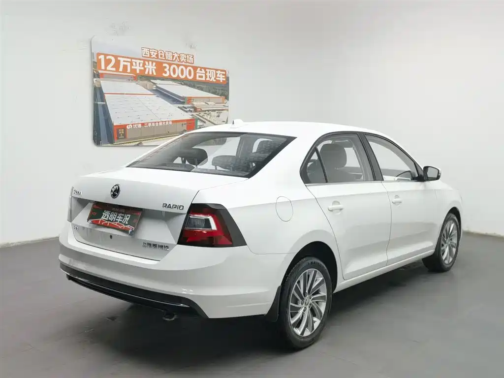 Škoda Rapid 2018 1.6L Manual Comfort Edition фото 2