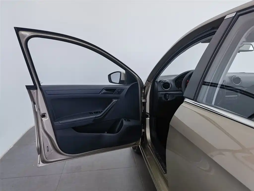 Volkswagen Jetta 2017 1.5L Automatic Fashion фото 8