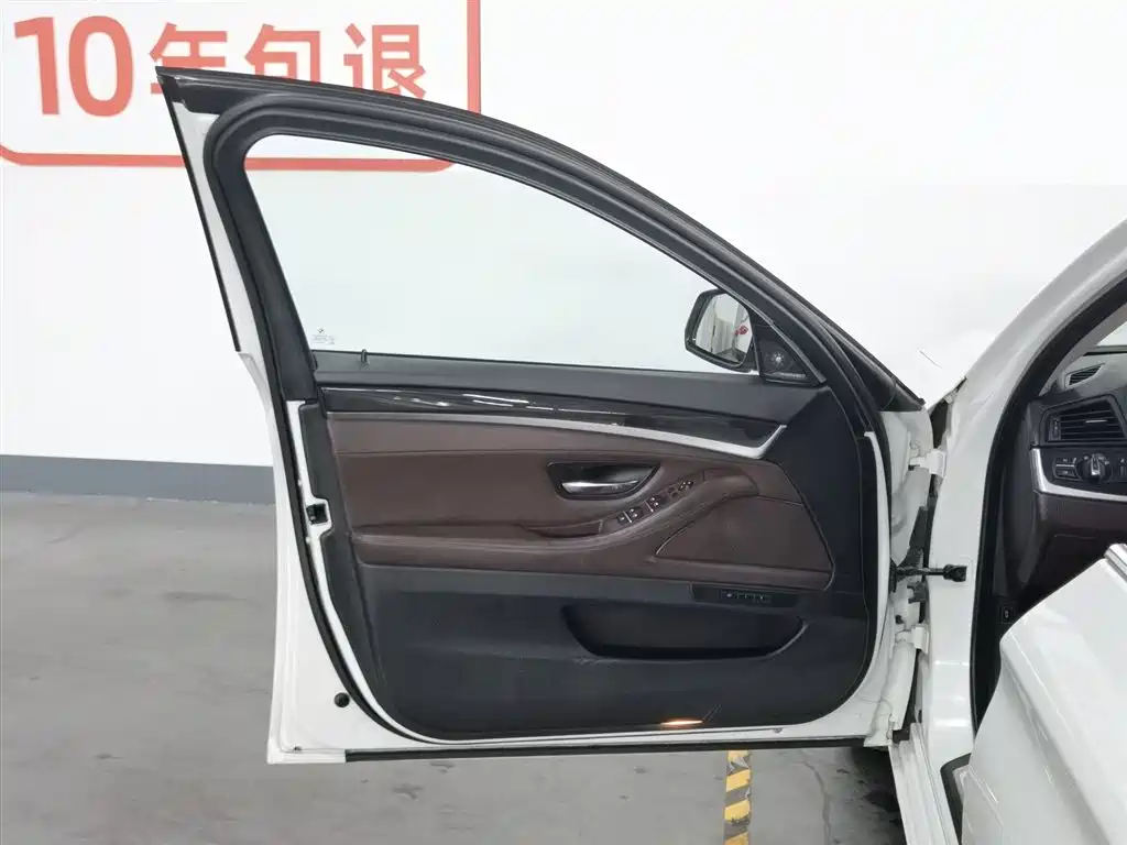 BMW 5 Series 2014 525Li Luxury Design Package фото 8