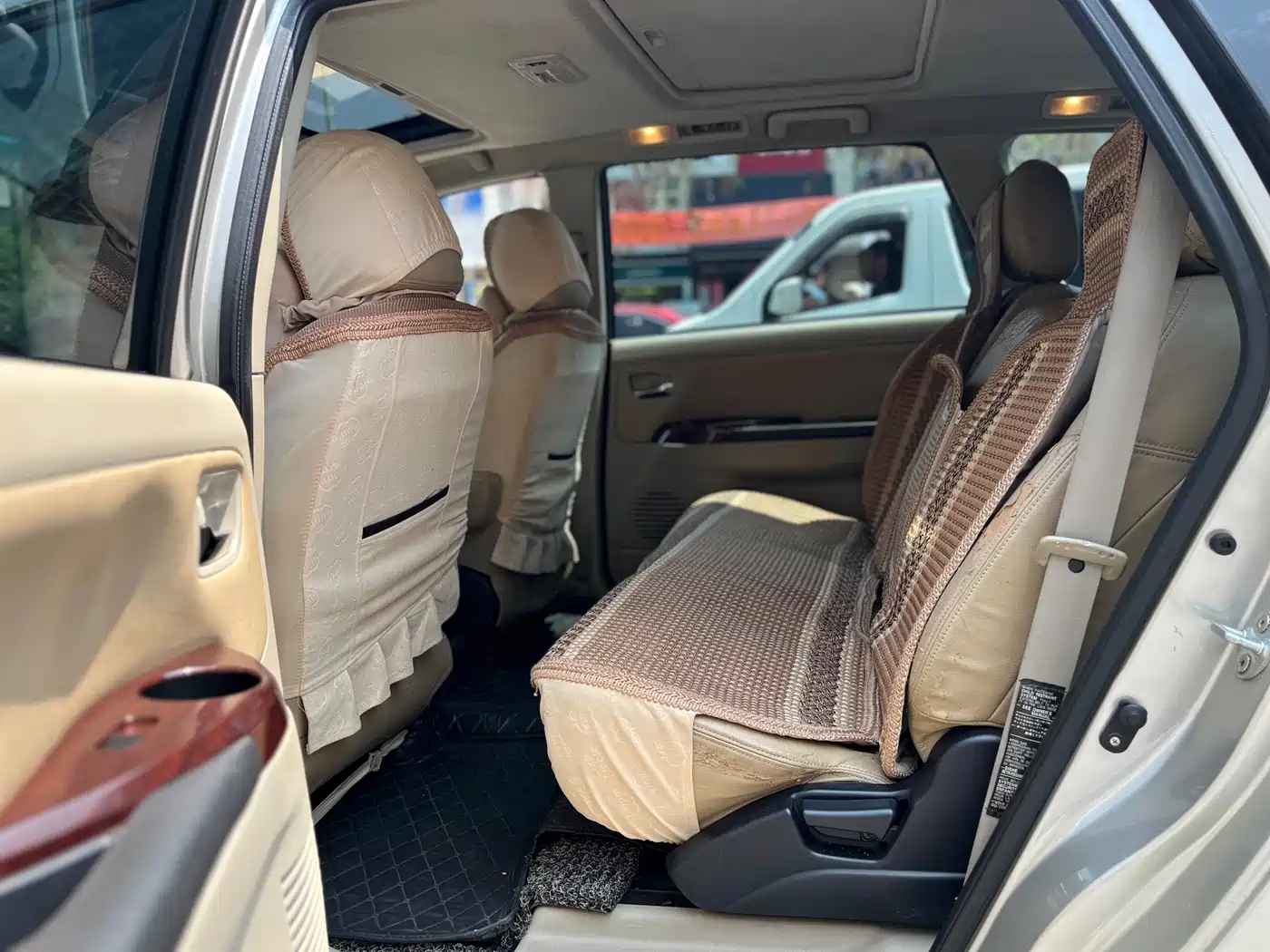 Mitsubishi Grandis 2007 2.4 7-Seater Comfort Edition фото 4