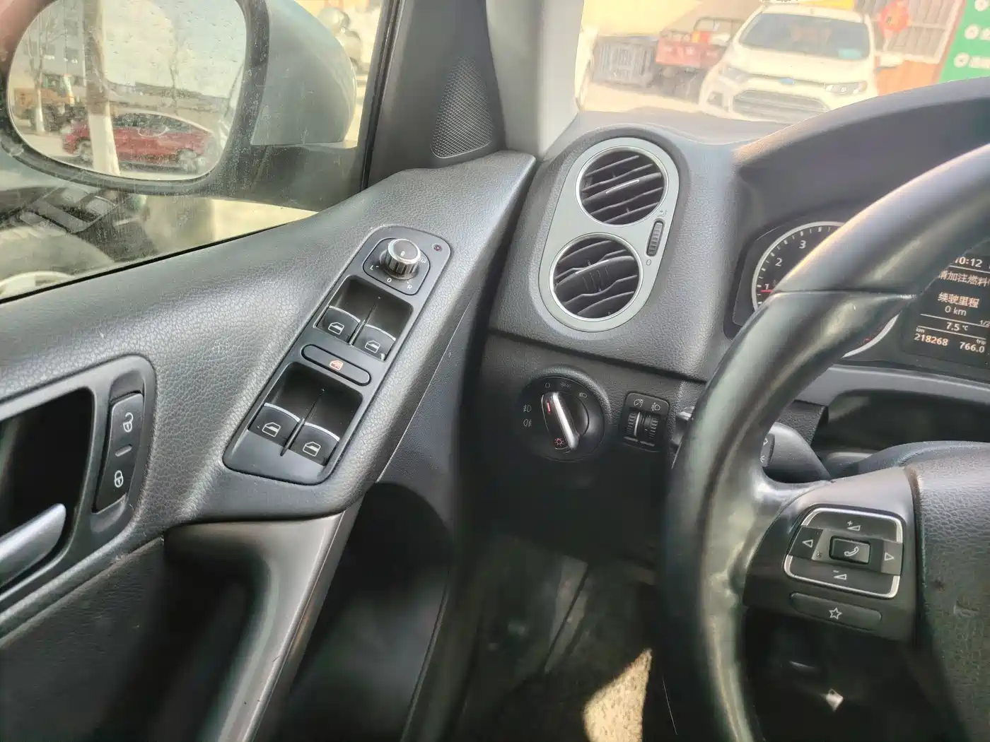 Volkswagen Tiguan 2012 1.8TSI Automatic 2WD Elite Edition фото 5