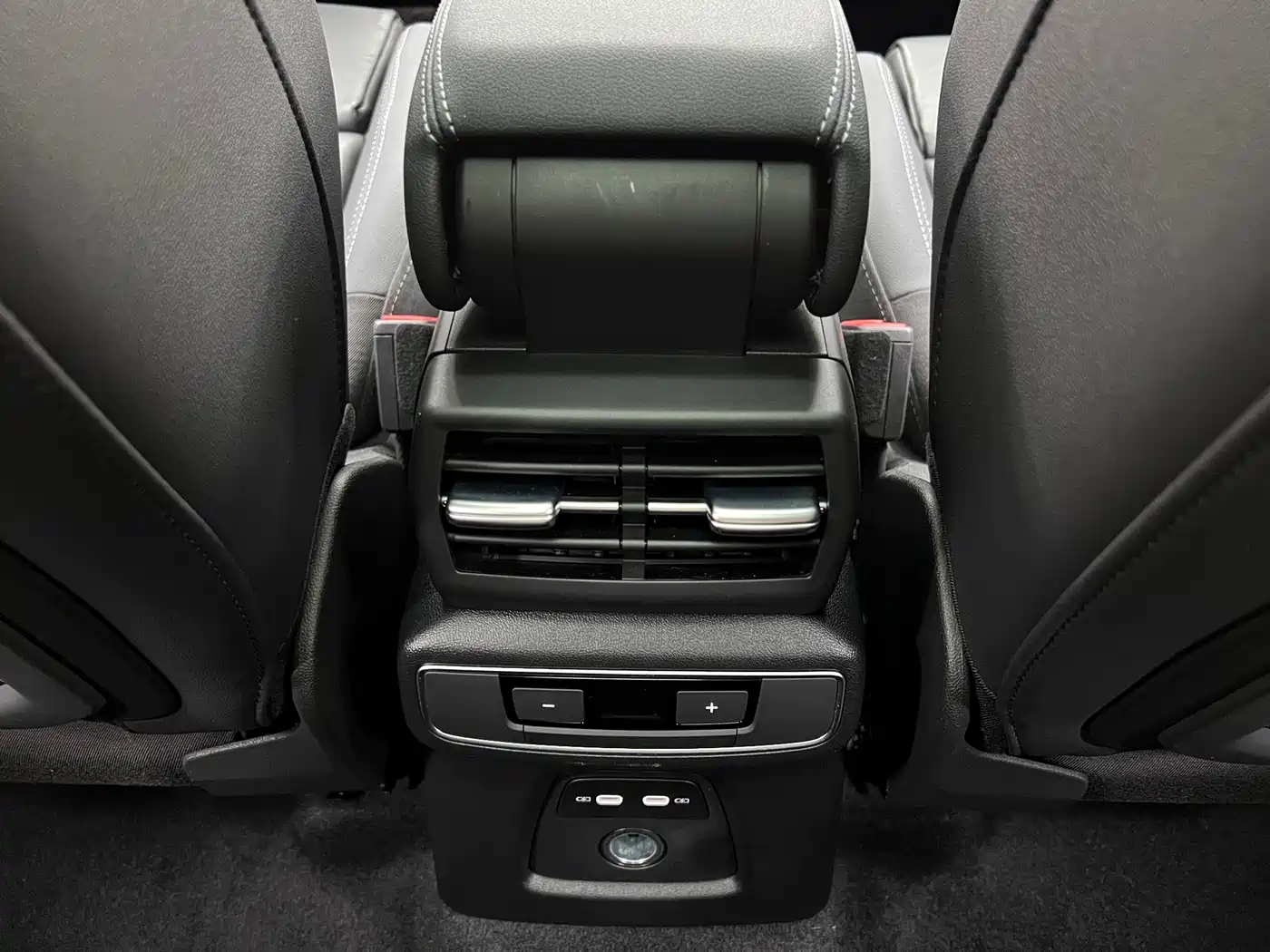 Audi Q4 e-tron 2023 2022 40 e-tron Pioneer Edition