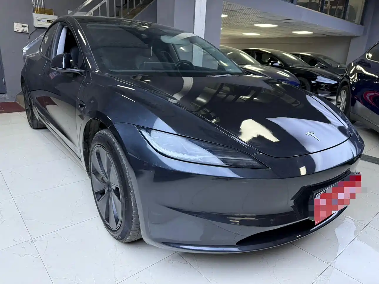 TESLA MODEL 3