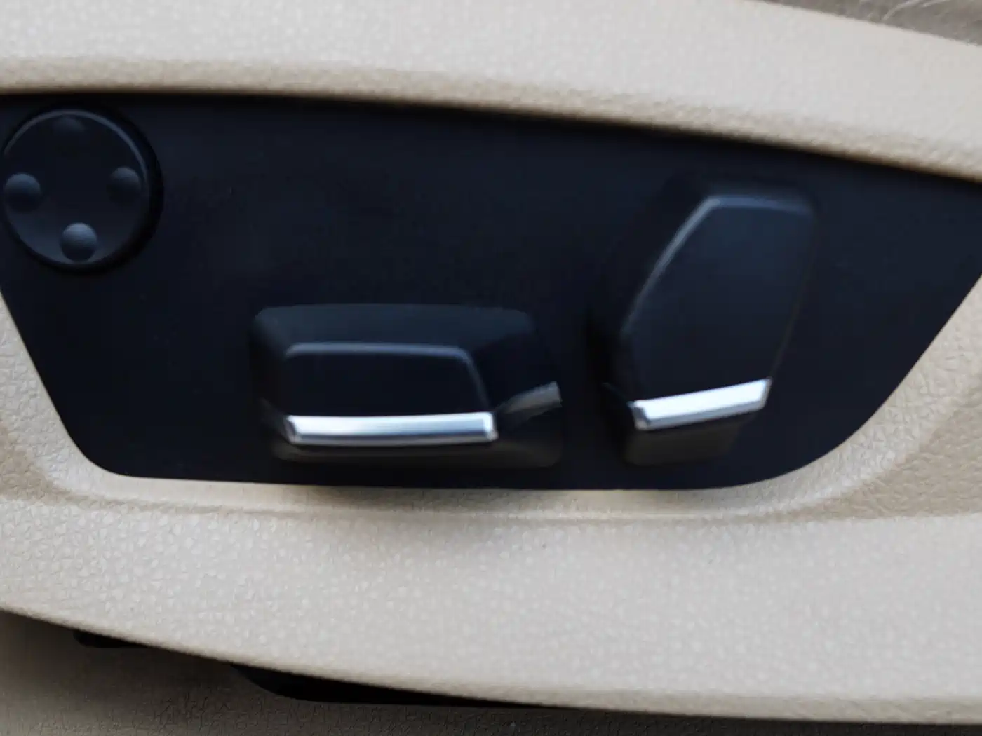 BMW 5 Series 2011 523Li Luxury фото 23