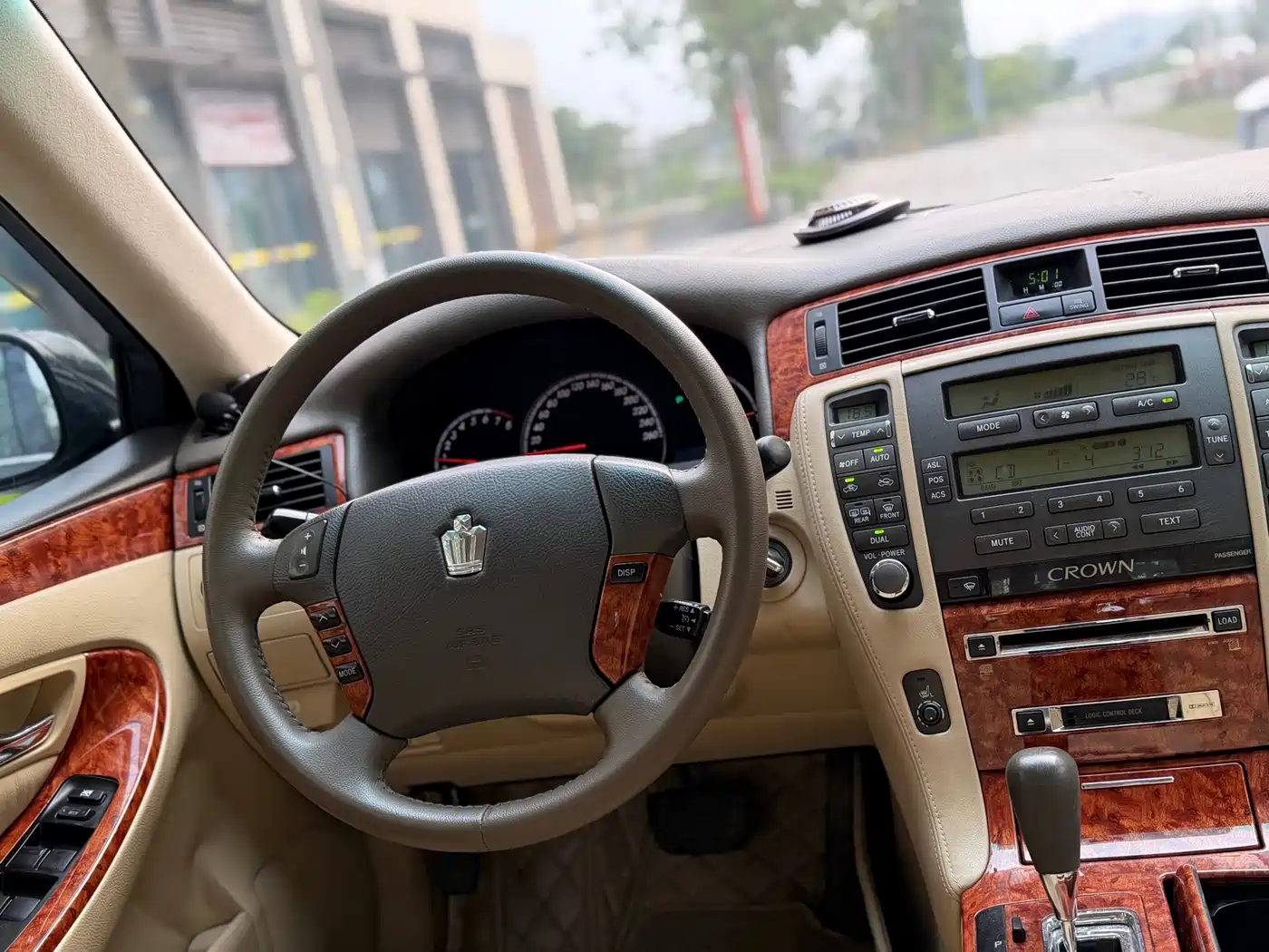 Toyota Crown 2006 2.5L Royal Leather Edition фото 7