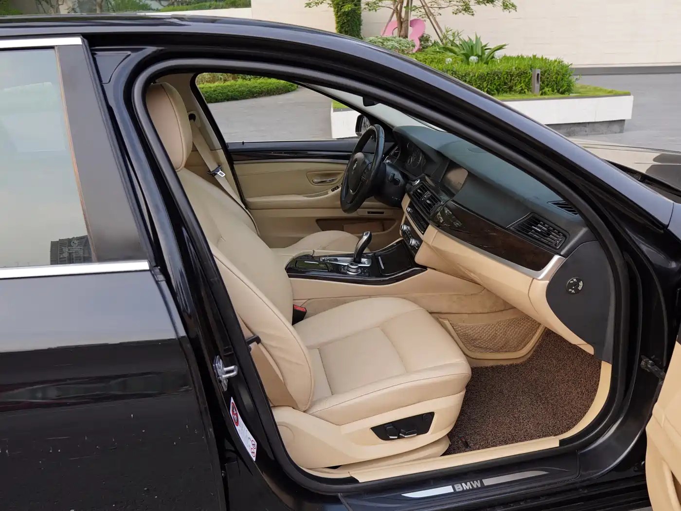 BMW 5 Series 2011 523Li Luxury фото 15