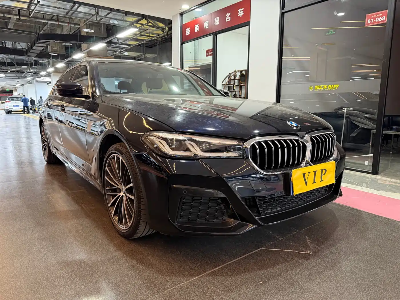 BMW 5 Series 2022 530Li Leading M Sport Package фото 3