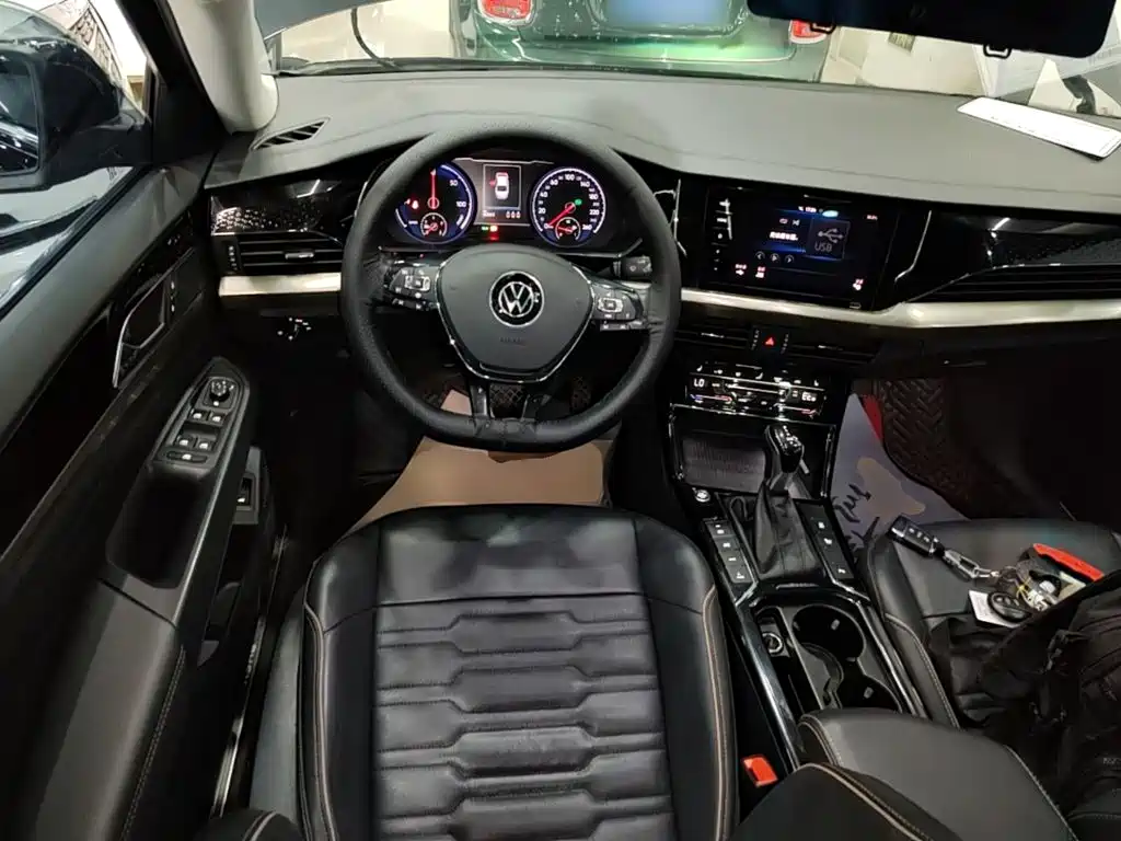 VOLKSWAGEN PASSAT NEW ENERGY