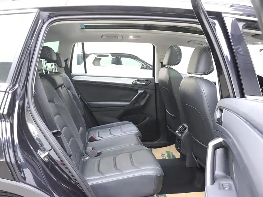 Volkswagen Tiguan L 2018 330TSI Automatic 2WD Luxury Edition фото 16