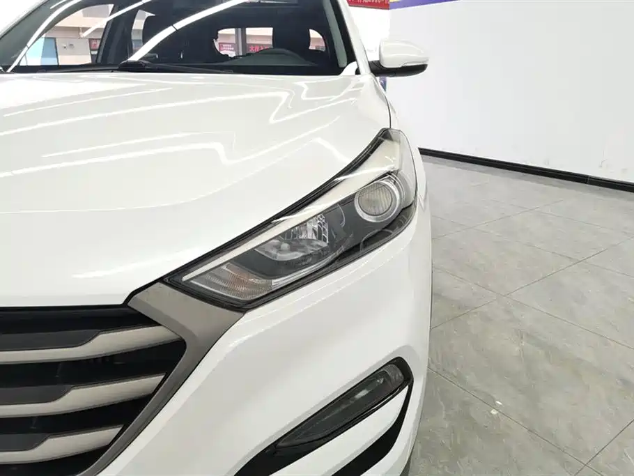 Hyundai Tucson 2018 1.6T DCT 2WD 15th Anniversary Special Edition фото 5
